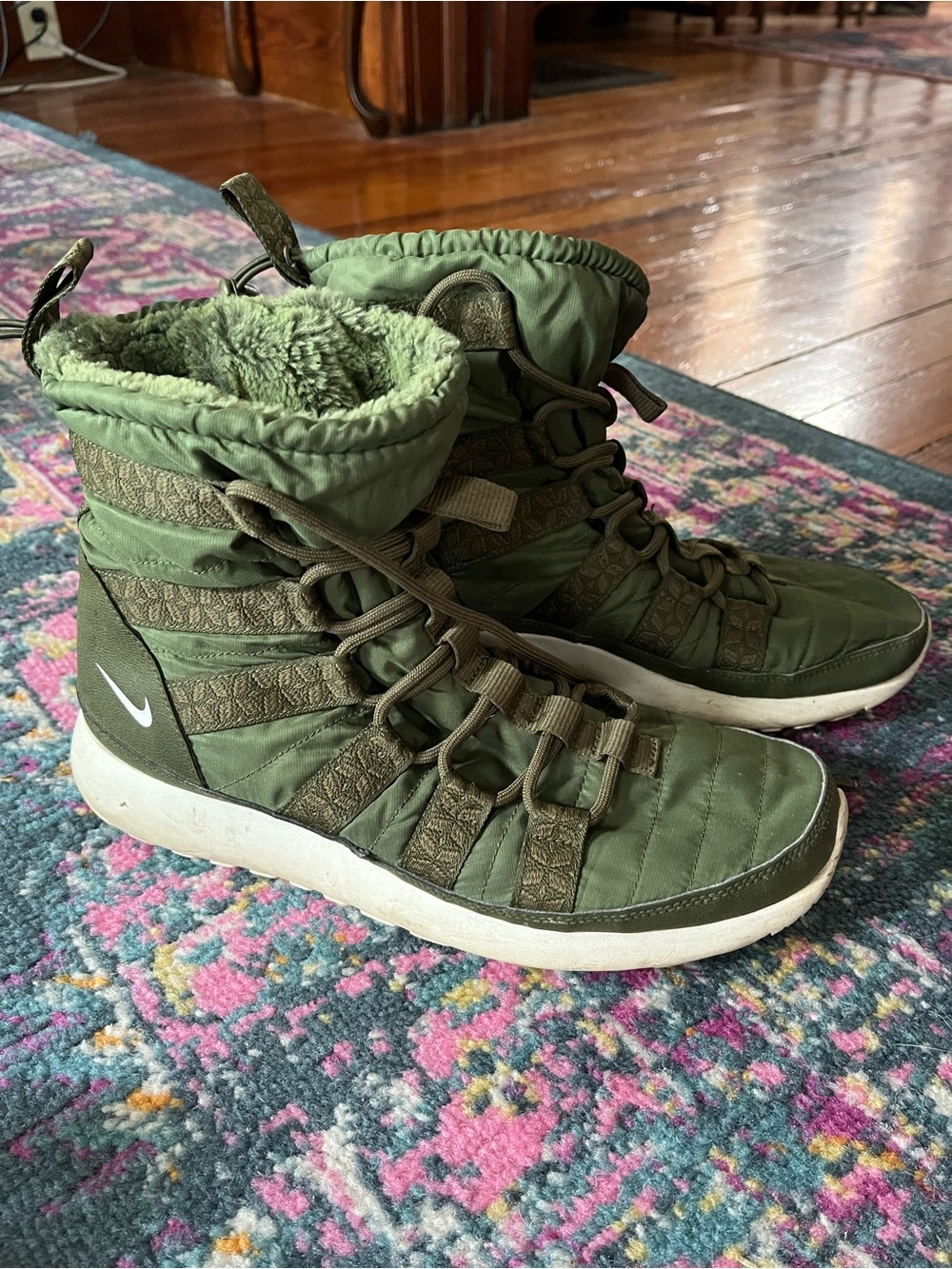 Nike Olive Green Quilted Lace-Up Winter Boots